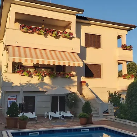 Mirjam Apartment Porec