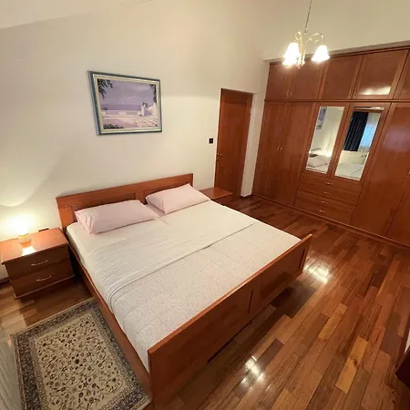 Villa Mirjam Apartments