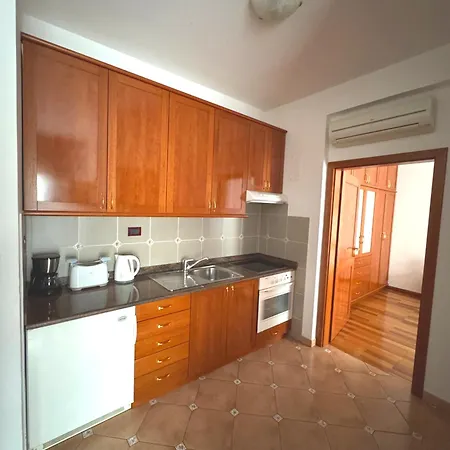 Villa Mirjam Apartments *